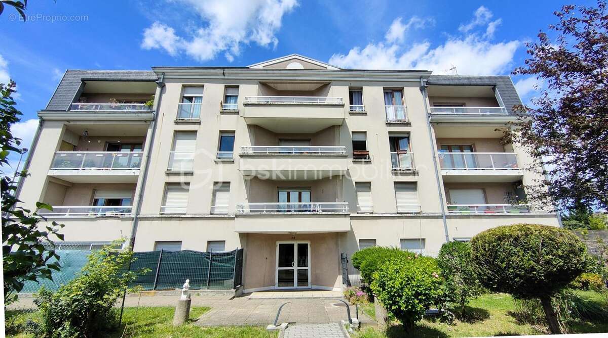3 pièces de 68m2 en rez-de-chaussée avec loggia, terrasse et parking - photo 3