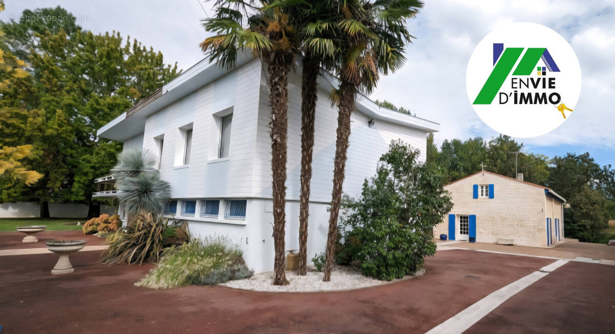 Maison à MAGNE