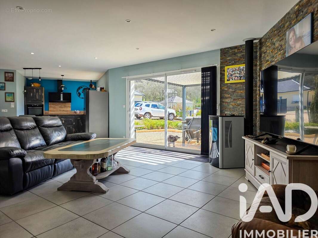 Maison 105 m² à Saint-Laurent-D'olt  - photo 8