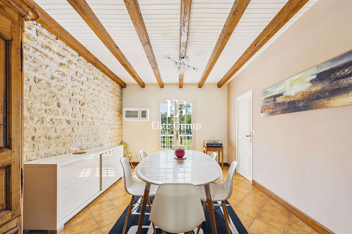 Maison à PUYMOYEN