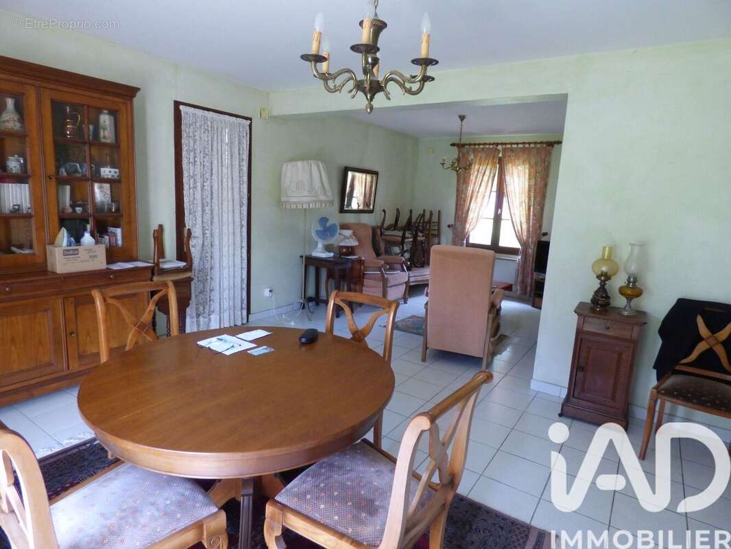 Photo 3 - Maison à LE BREUIL