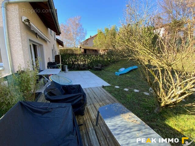 Appartement à CRANVES-SALES