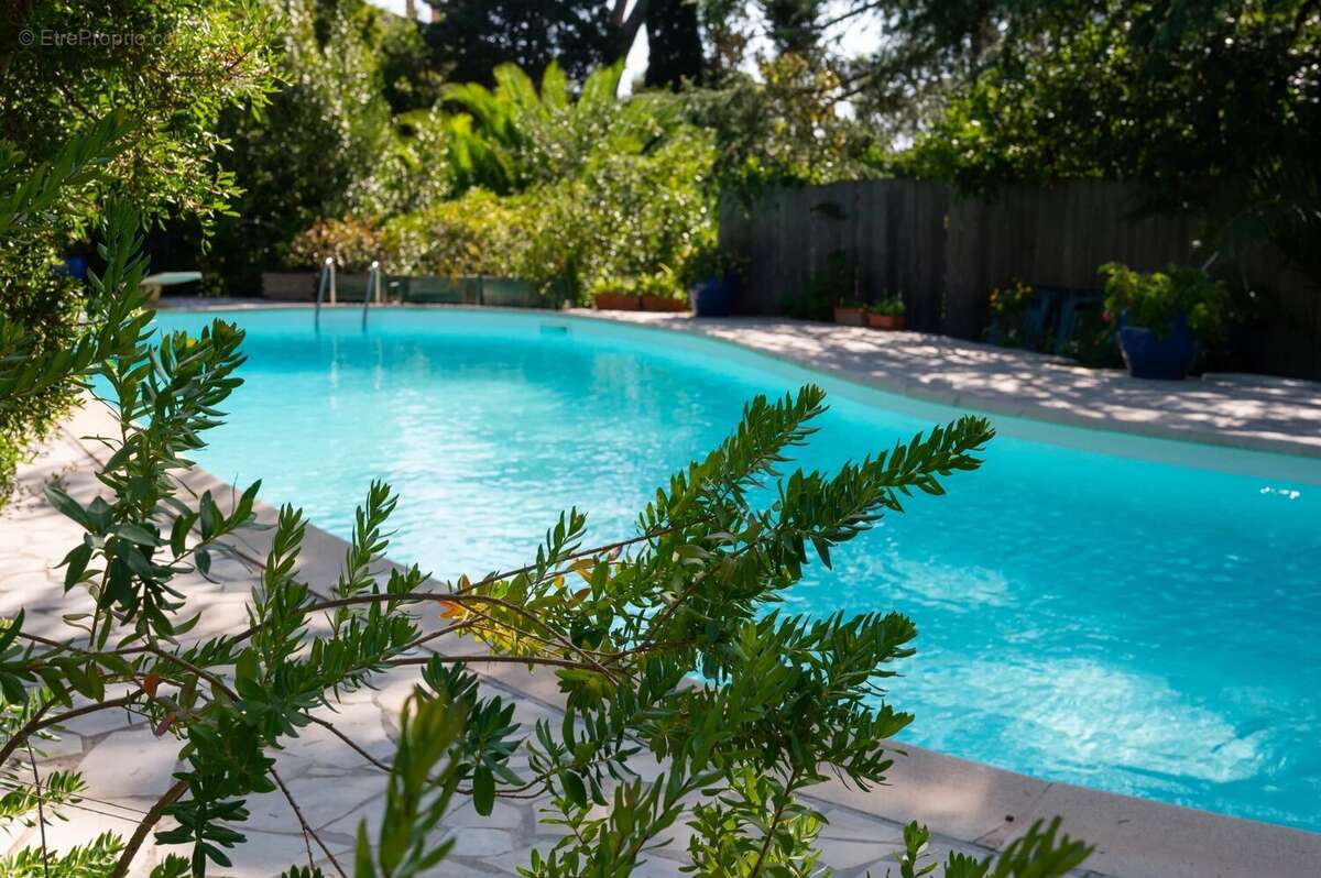 Maison à CARQUEIRANNE