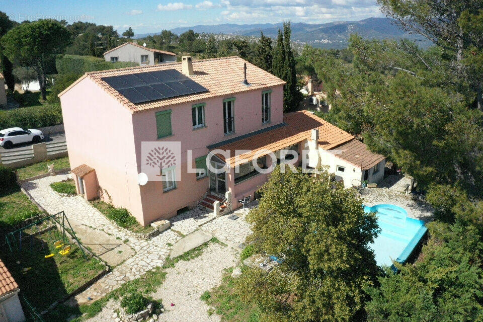Maison à CARNOUX-EN-PROVENCE
