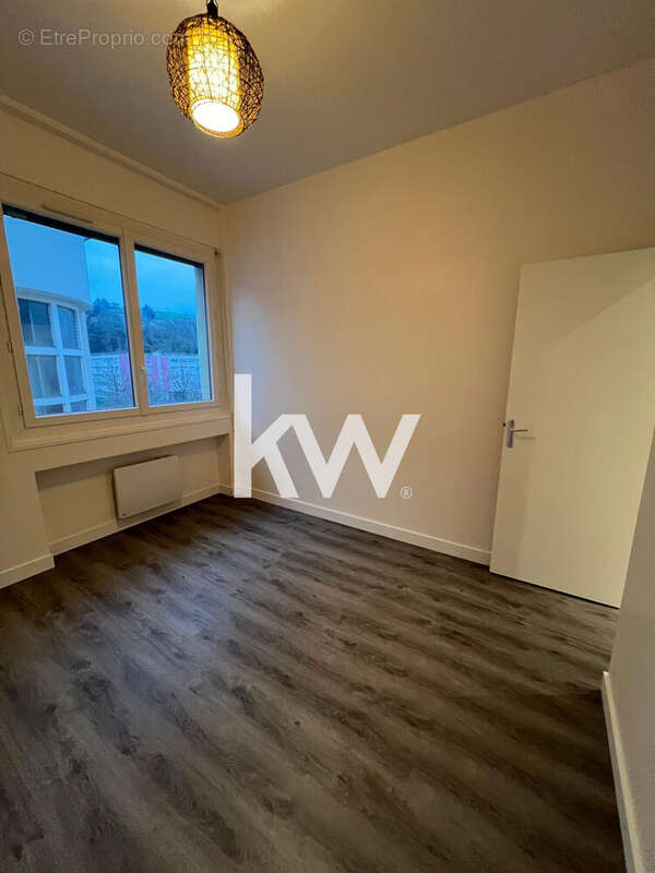 Appartement à LE CHAMBON-FEUGEROLLES