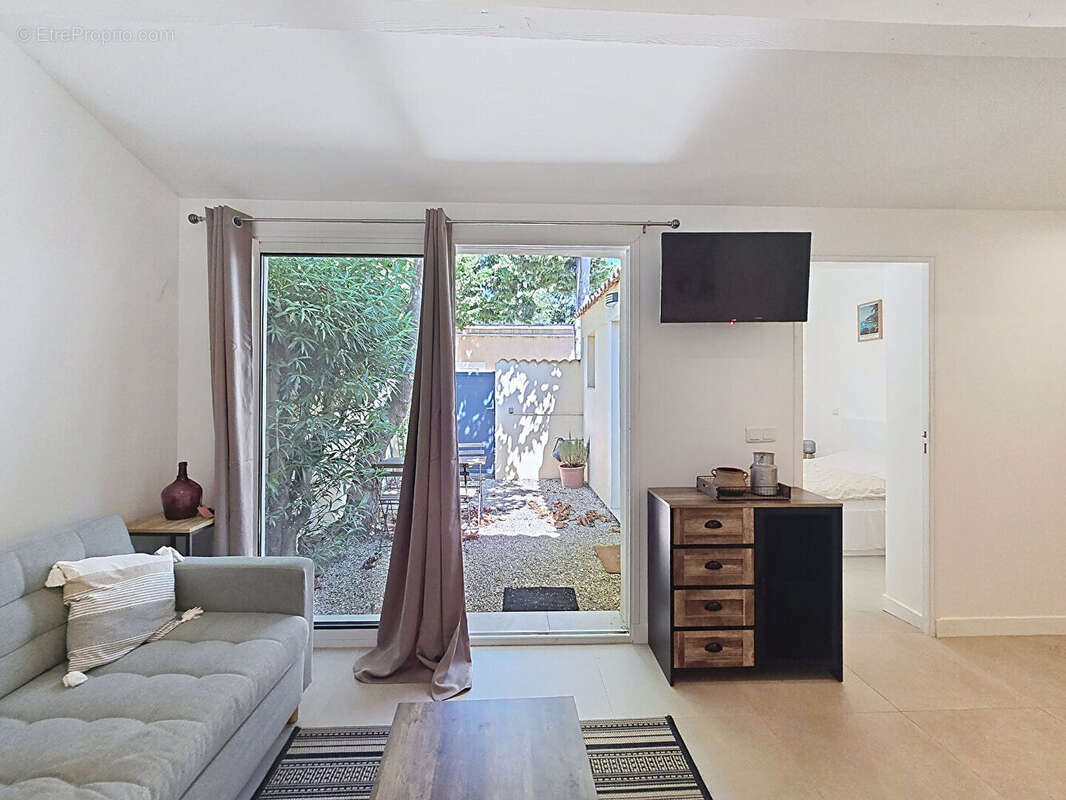 T2 dans une residence avec piscine - photo 2