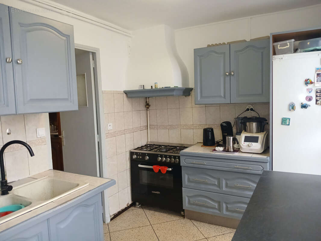 Appartement à MARSEILLE-3E