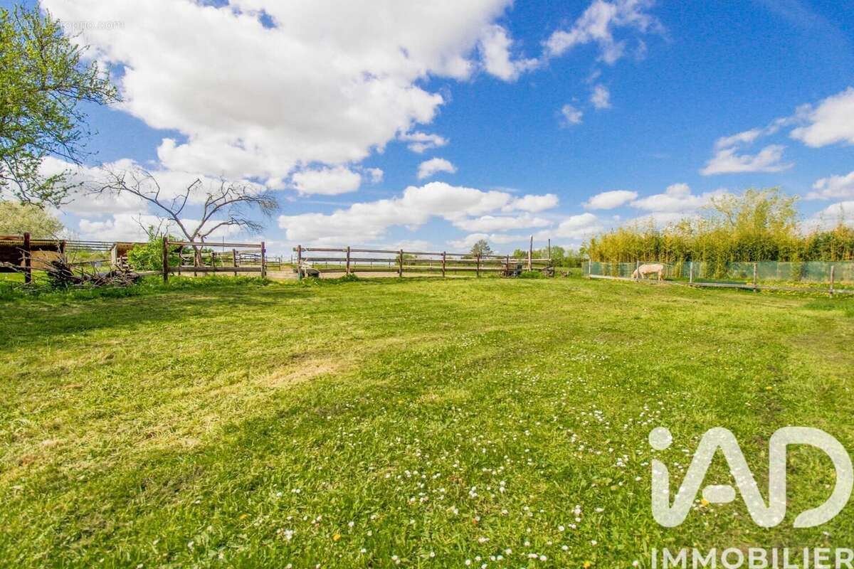 Maison 150 m² à Abbeville-La-Riviere  - photo 3