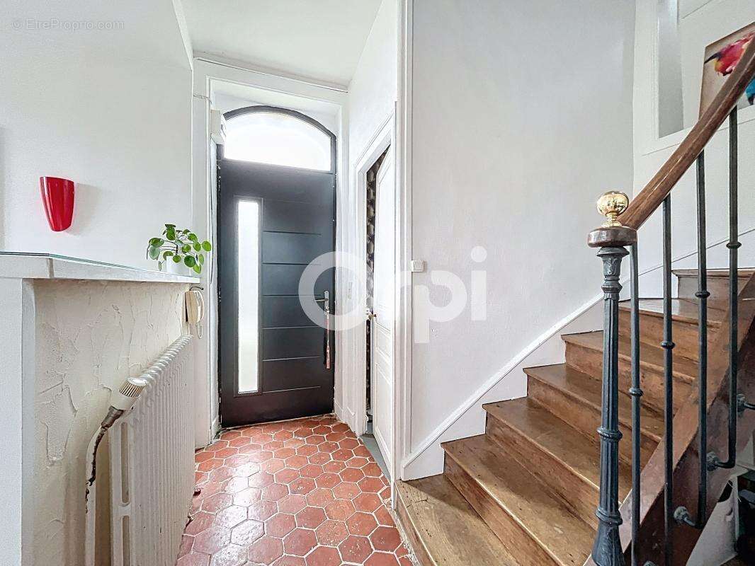 Maison à ALLASSAC