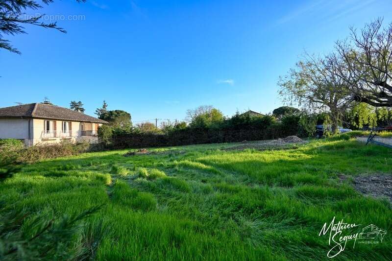 Terrain à VAUGNERAY