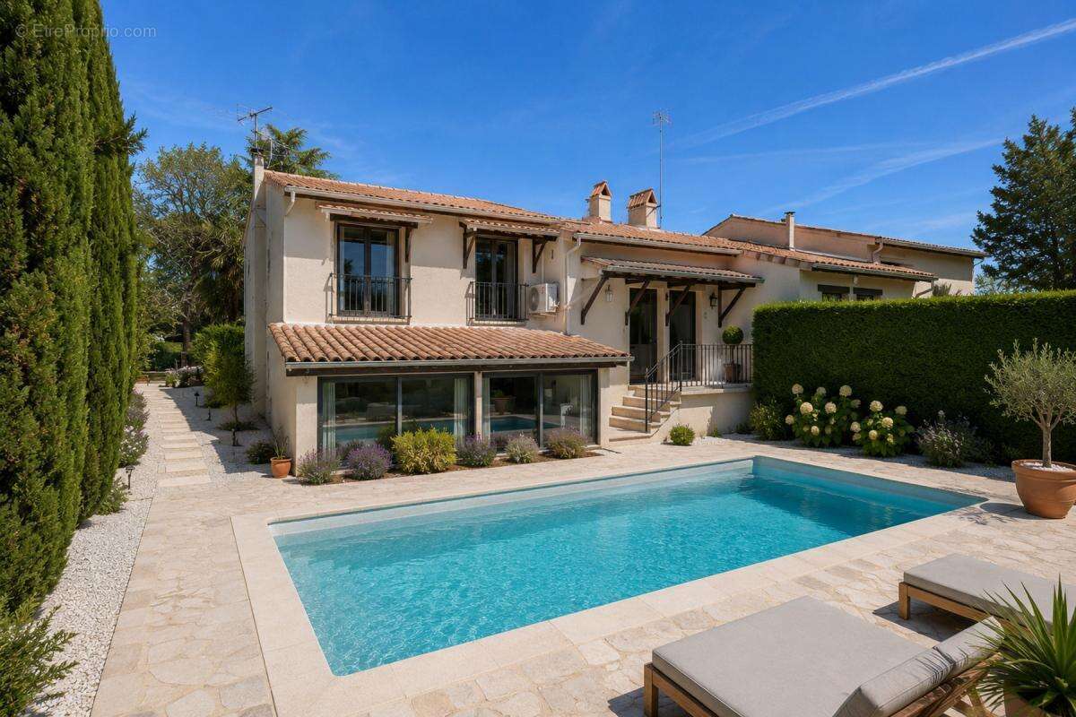 Maison à CASTELGINEST