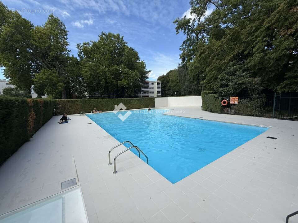 Appartement à CHILLY-MAZARIN