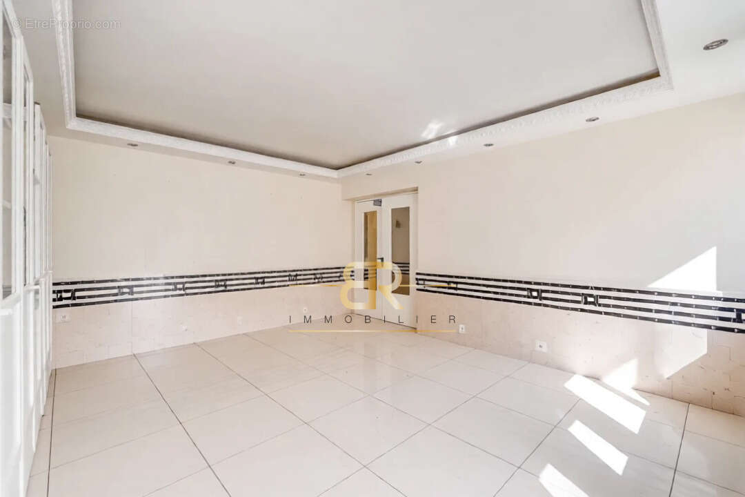 Appartement à PARIS-19E