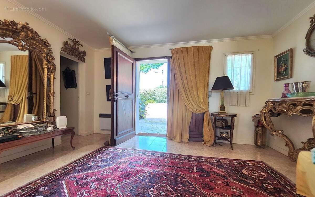 Appartement T4 À Vendre Arbonne avec Cave, Garage et piscine - photo 9