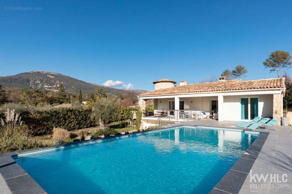 Maison à ROQUEFORT-LES-PINS