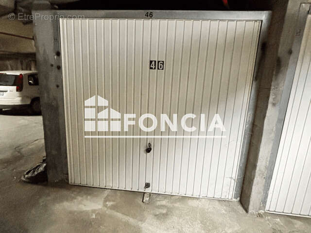 Parking à PARIS-19E