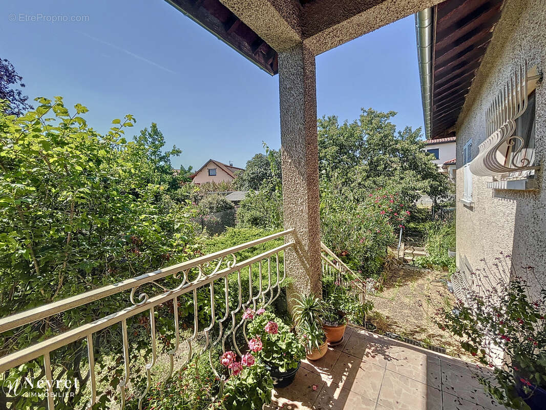Maison à CHARLY