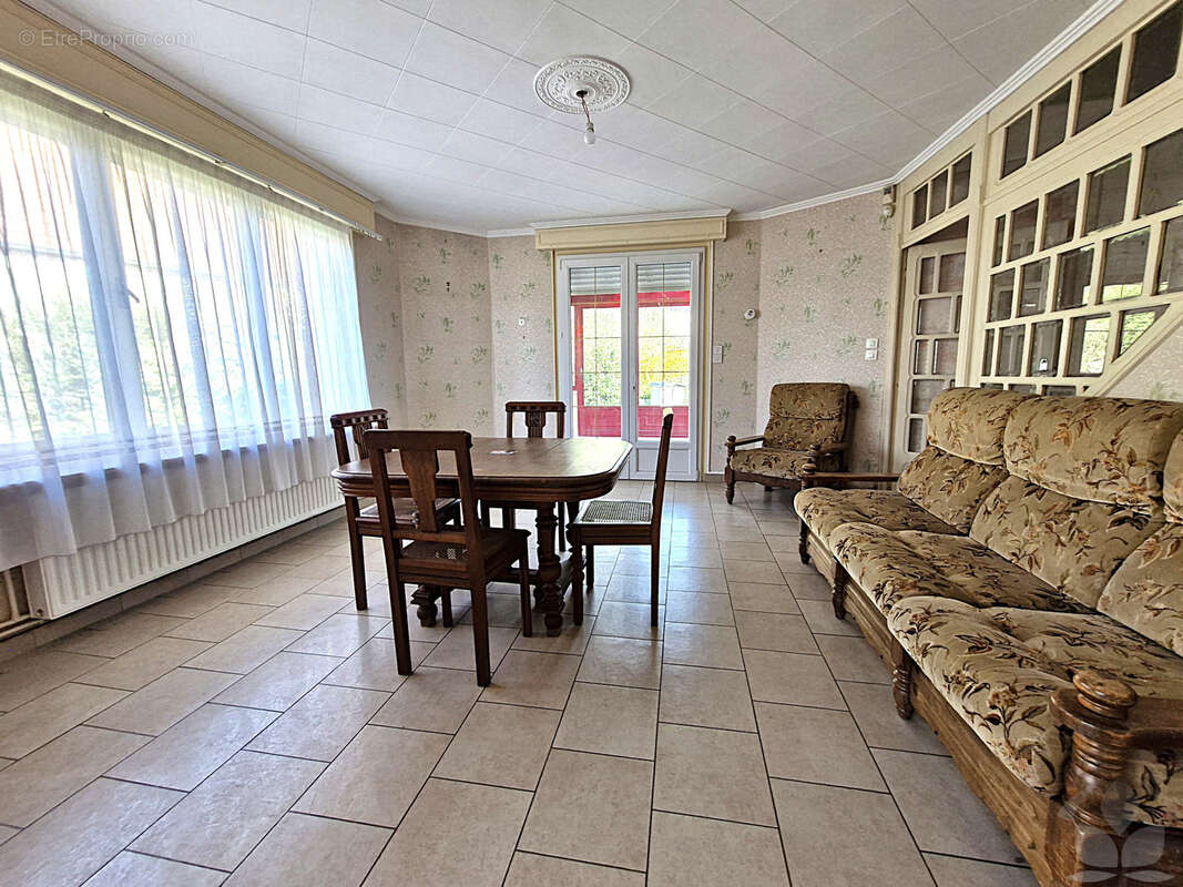 Maison à MONCHECOURT