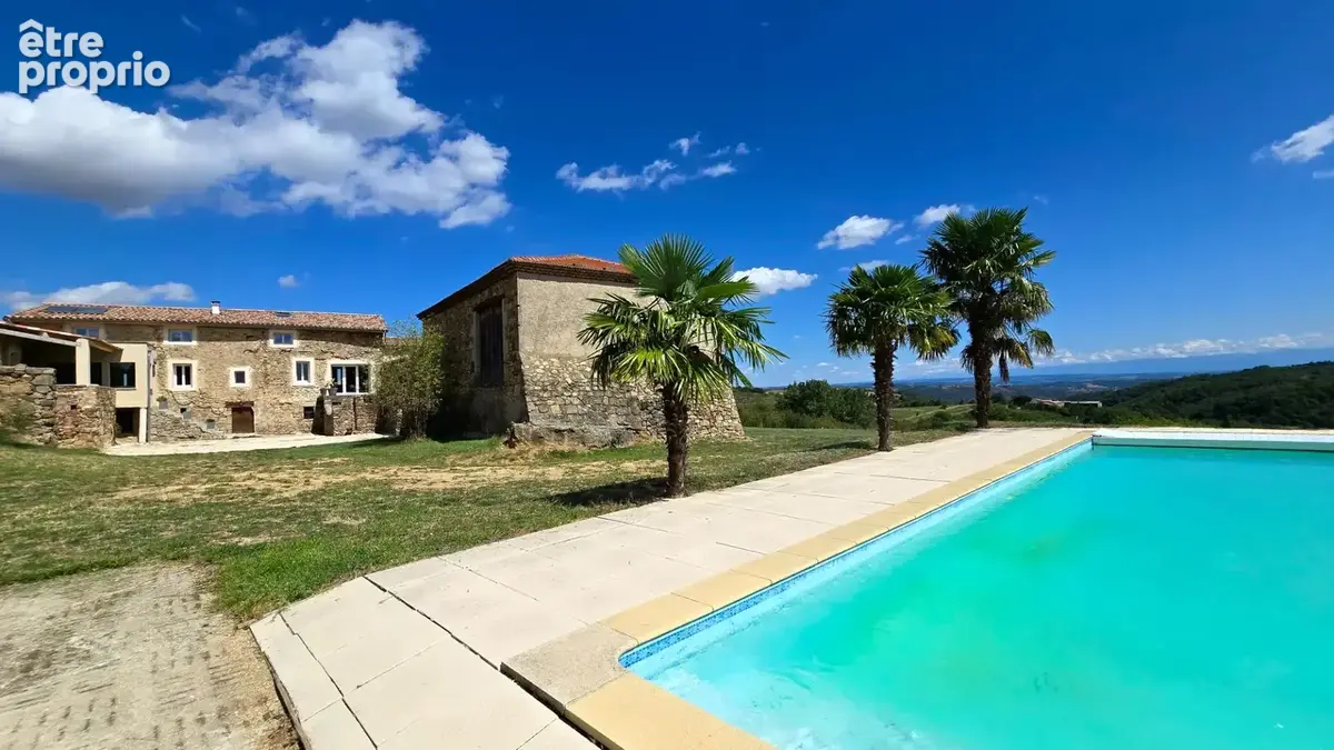 Propriété d'Exception Rénovée – 7.5 hectares - Étang privée - vue panoramique - Piscine - Source - photo 43