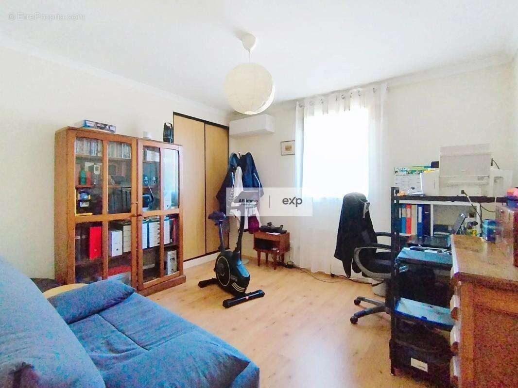 Maison à CASTELNAU-MONTRATIER