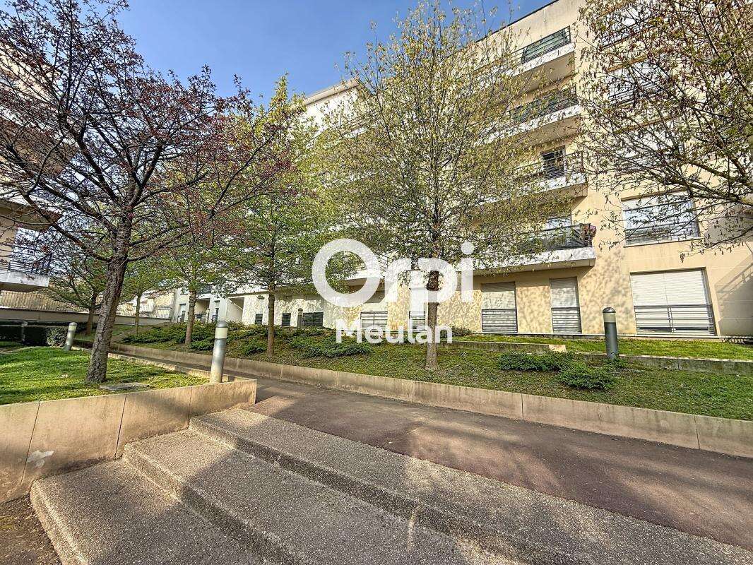 Appartement à HARDRICOURT