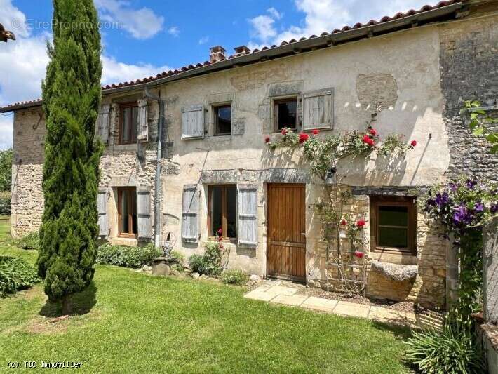 Maison à CELLEFROUIN