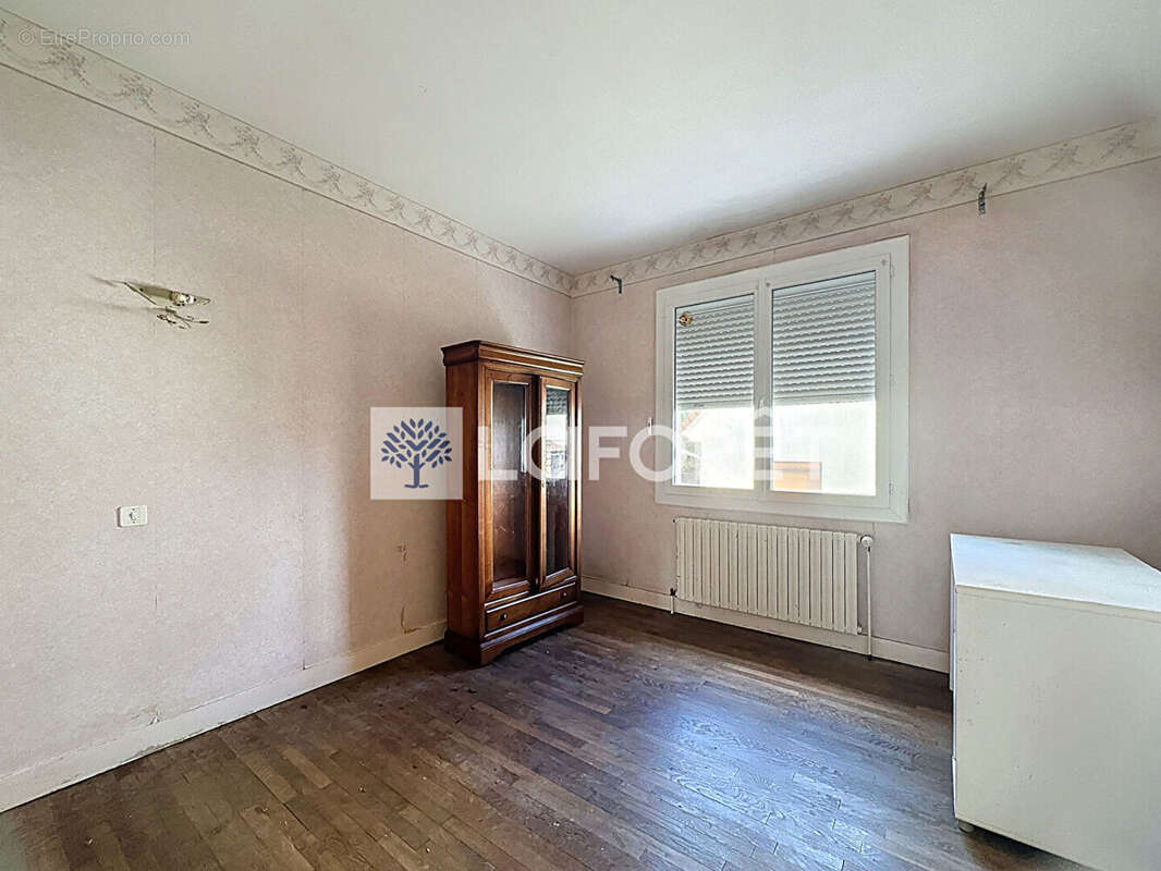 À vendre - Maison de 100 m2 en plein bourg de La Peyratte - photo 11