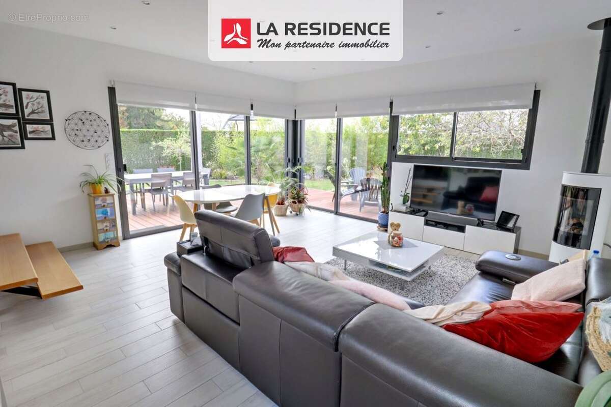 Maison à LES AUTHIEUX-SUR-LE-PORT-SAINT-OUEN