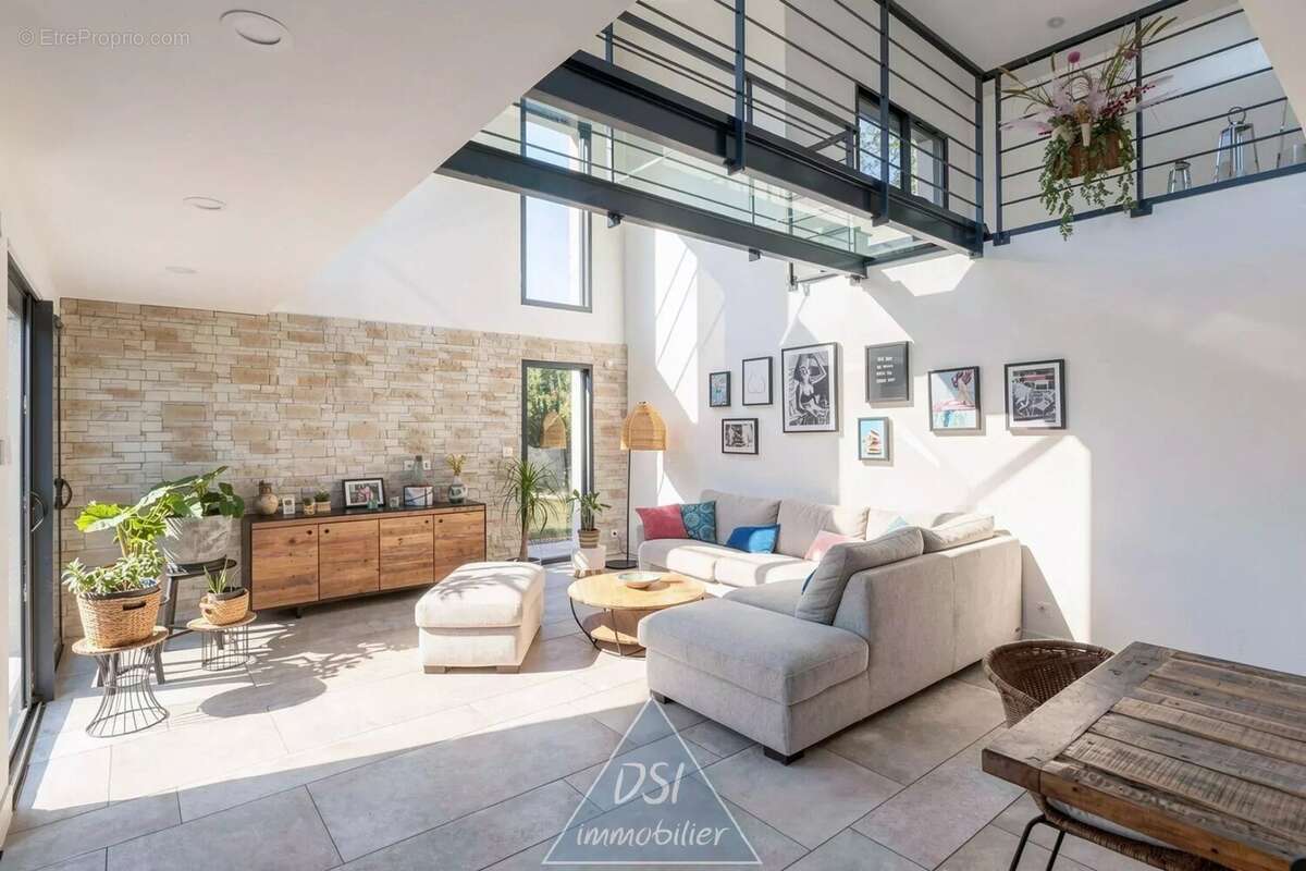 Maison d'Architecte Contemporaine de 210 m² – Piscine, Jacuzzi sur terrain clos de 1 487 m² – Centre de Dagneux - photo 5