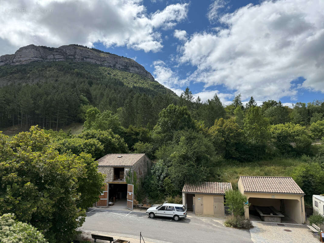 Remuzat - maison de village spacieuse / terrasse / jardinet - photo 5