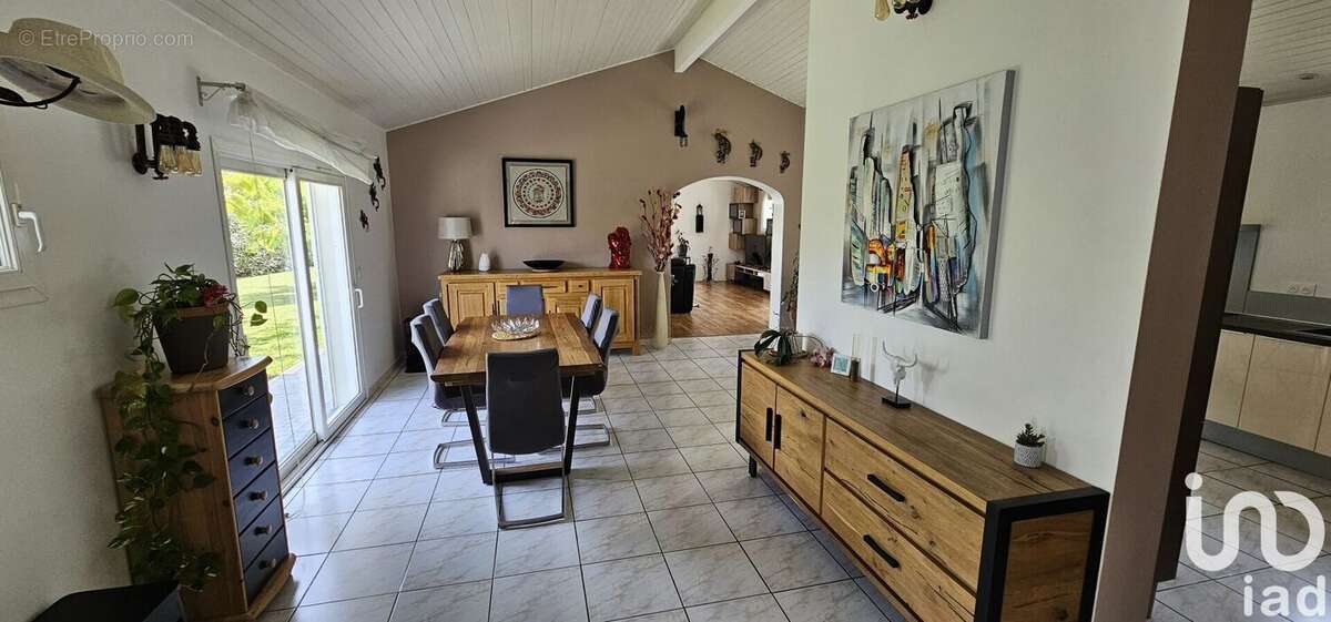 Maison 182 m² à Cestas  - photo 3