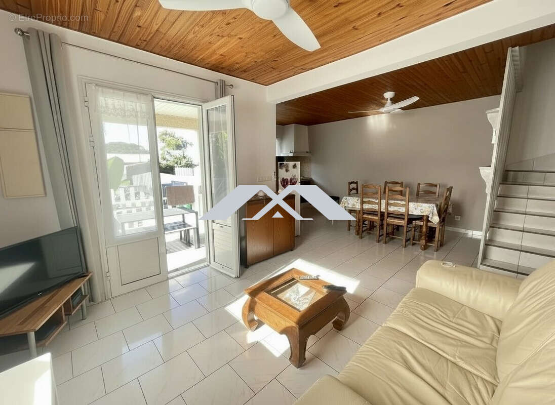 Maison 75 m² à Le Tampon  - photo 4