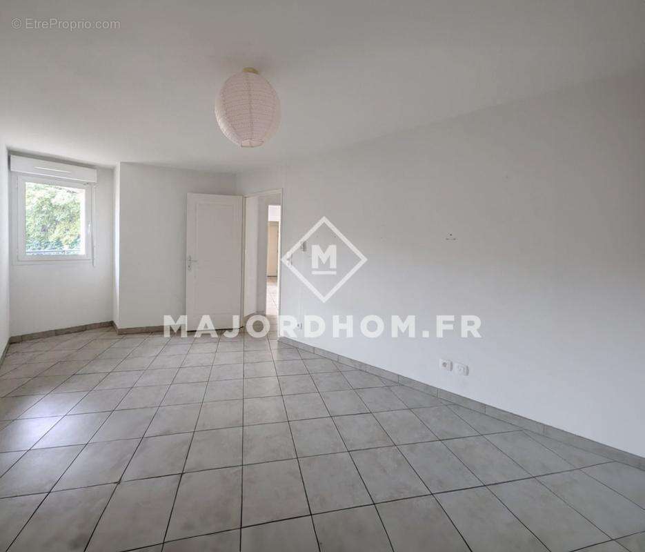 Appartement à MARSEILLE-4E