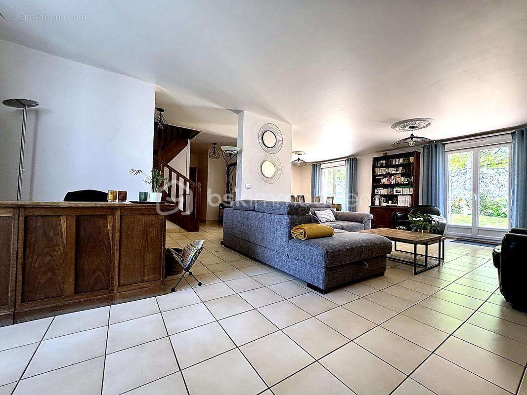 Maison à MAROLLES-EN-HUREPOIX