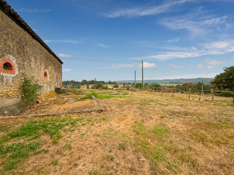 Dpt Gers (32), à vendre BERNEDE Grande maison ancienne de 500 m² habitables à rénover sur 2,5 hectares de terrain, au calme - photo 13