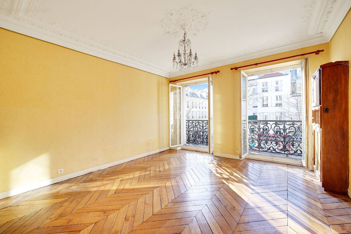 Appartement à PARIS-10E