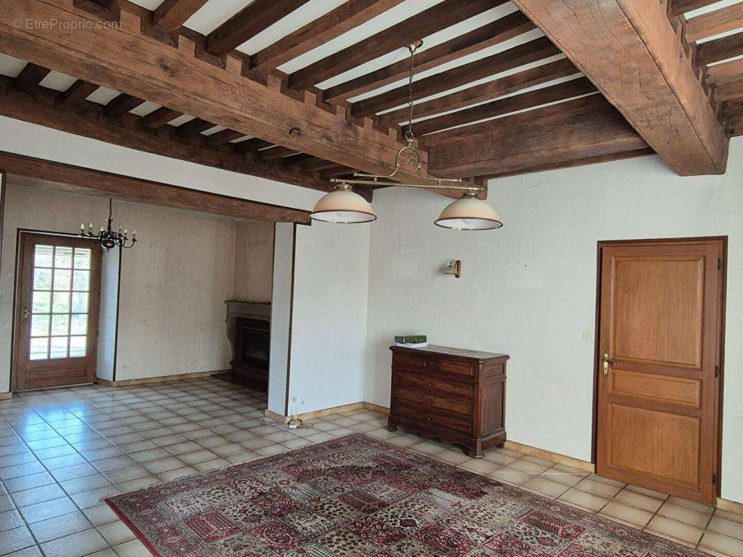 Maison à CONFLANS-SUR-LANTERNE