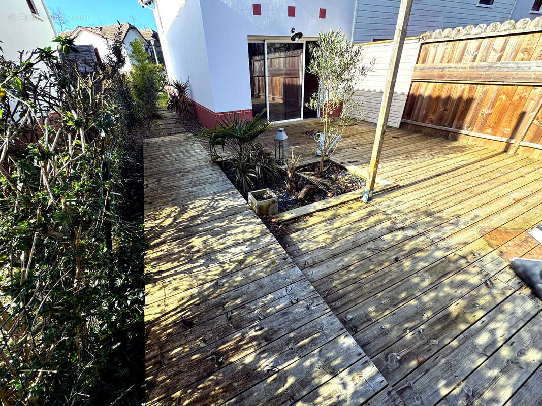 Maison à ARES