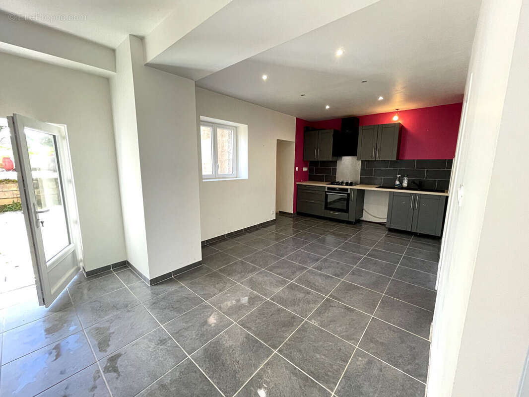 Maison familiale avec fort potentiel 152 m² sur terrain de 1 526 m²  Saint-Juéry - photo 2