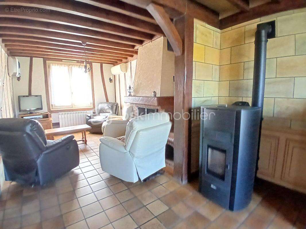 Maison à NEUVY-EN-SULLIAS