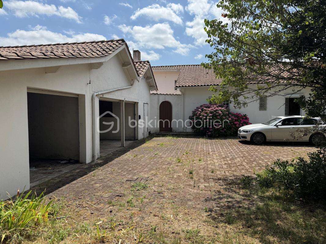 Maison à SAINT-SEURIN-SUR-L&#039;ISLE