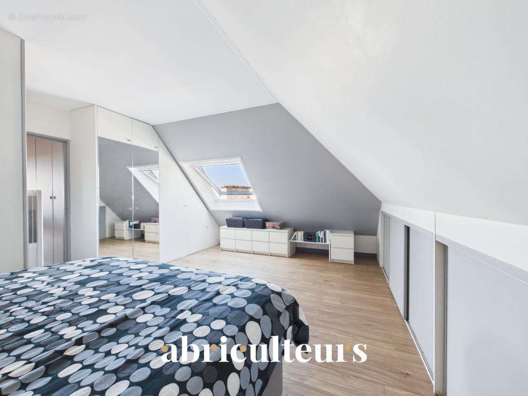 Appartement familial - Dernier étage -- 6 pièces en vente à Charenton-le-Pont (94220) - photo 7