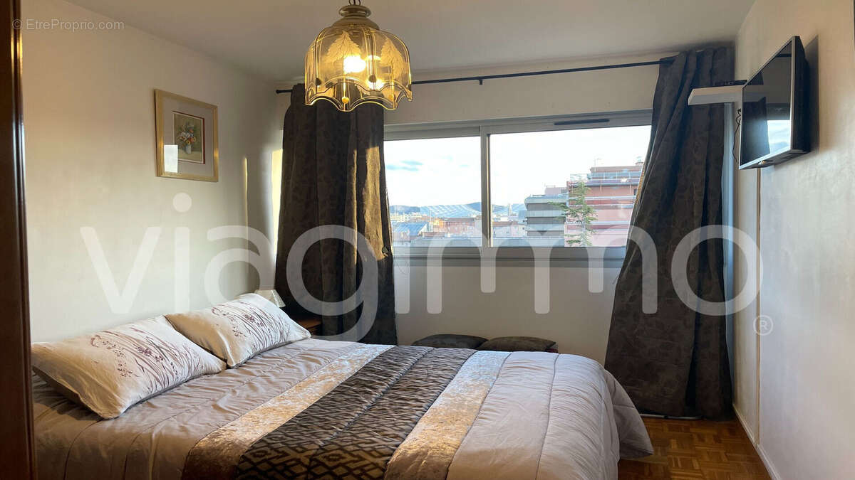 Appartement à MARSEILLE-8E