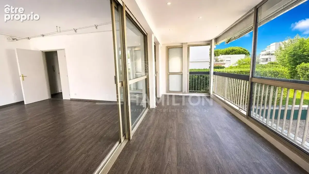 À 15 m de la Plage  Appartement Vue Mer aux Portes de Cannes - photo 2