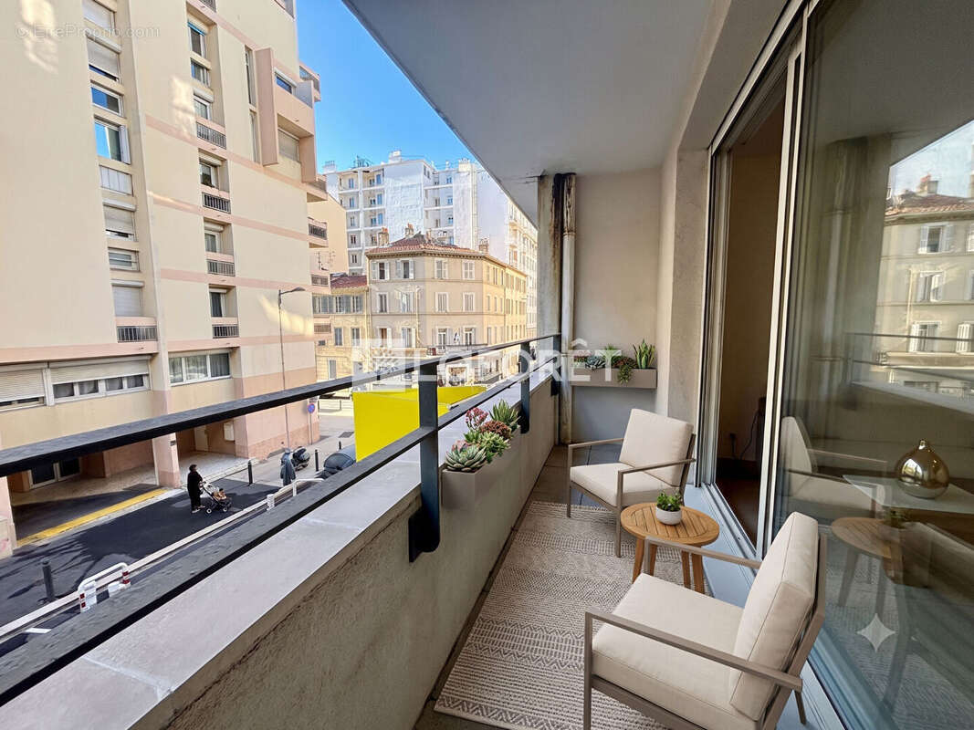 Appartement à MARSEILLE-7E