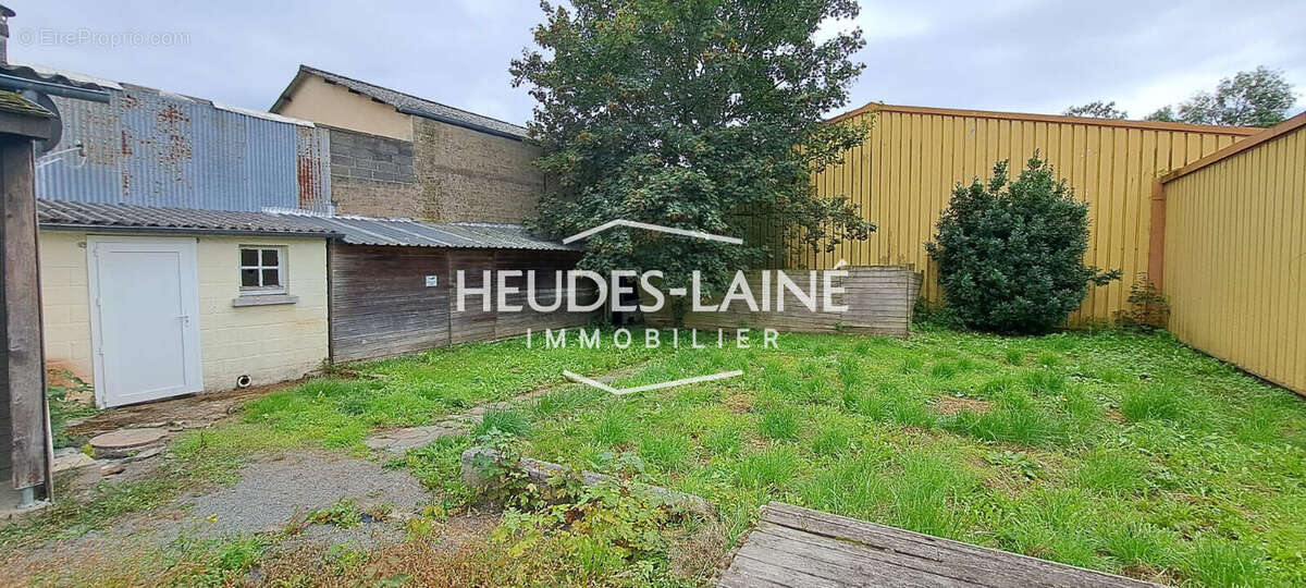 Maison à SAINT-HILAIRE-DU-HARCOUET