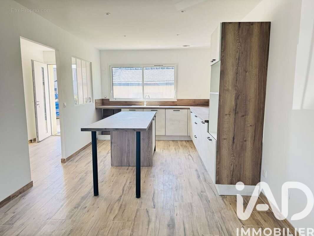 Maison 132 m² à Presles-En-Brie  - photo 4