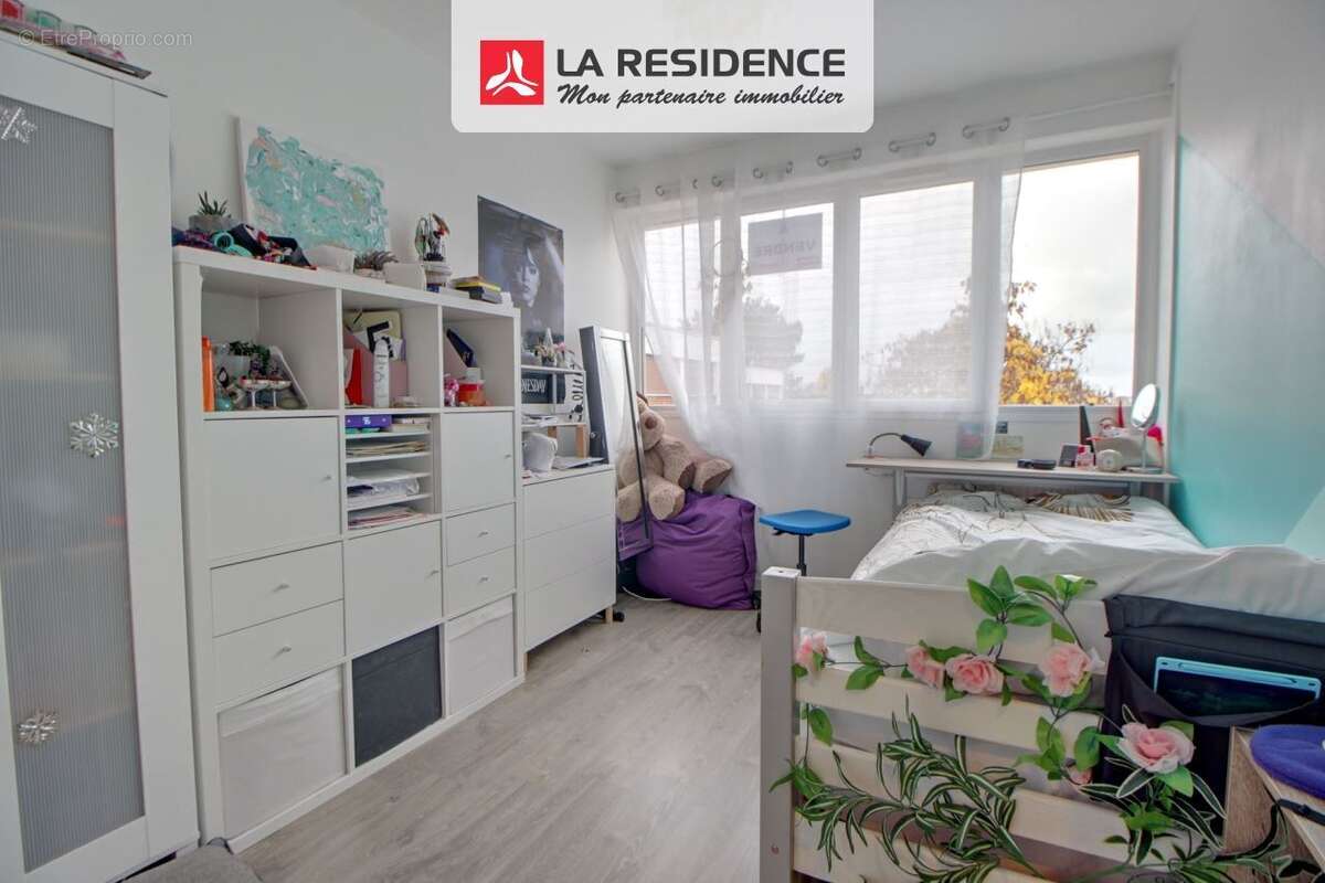 Appartement à LES CLAYES-SOUS-BOIS