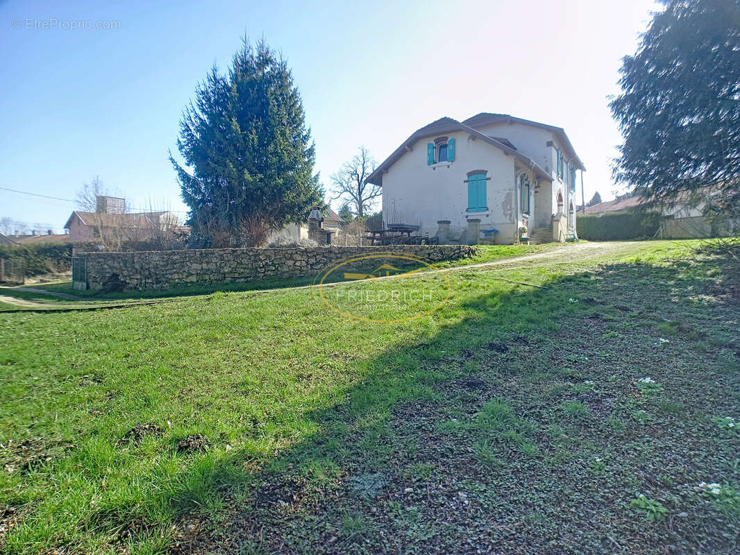 Maison à TREVERAY