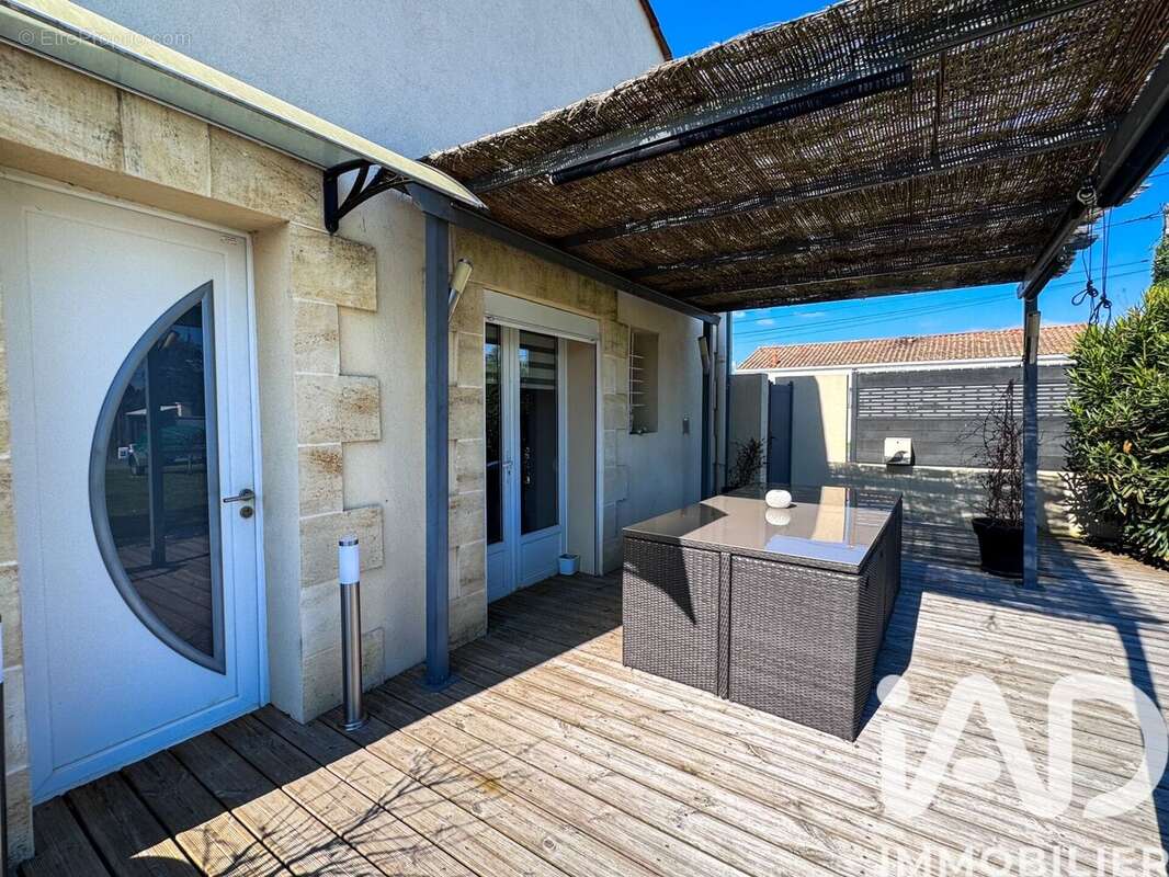 Maison 179 m² à Cadillac-En-Fronsadais  - photo 3